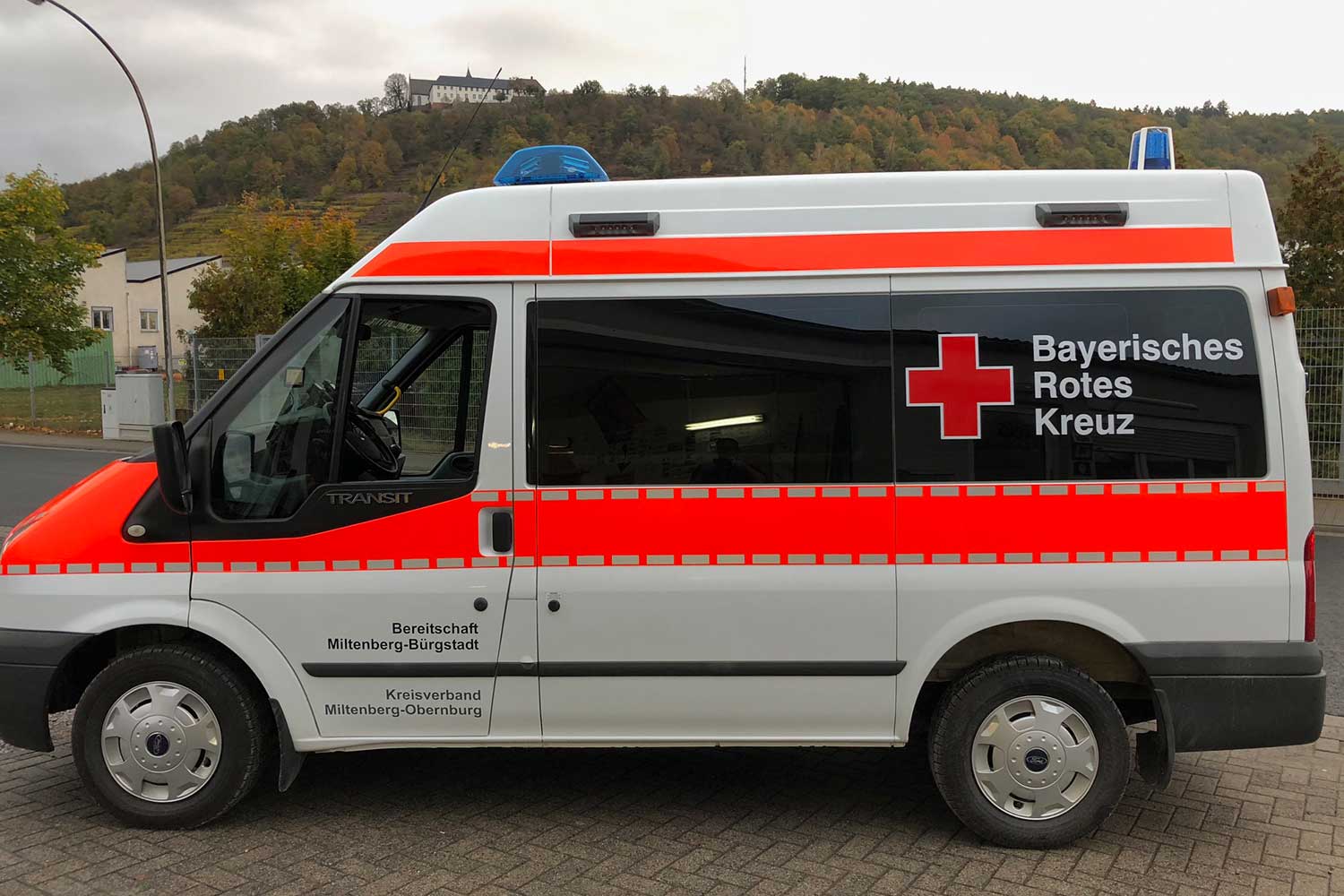 Rettungswagen vom Bayerischen Roten Kreuz